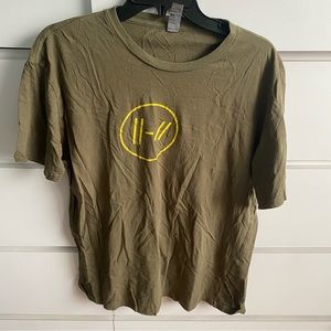 Twenty one pilots shirt